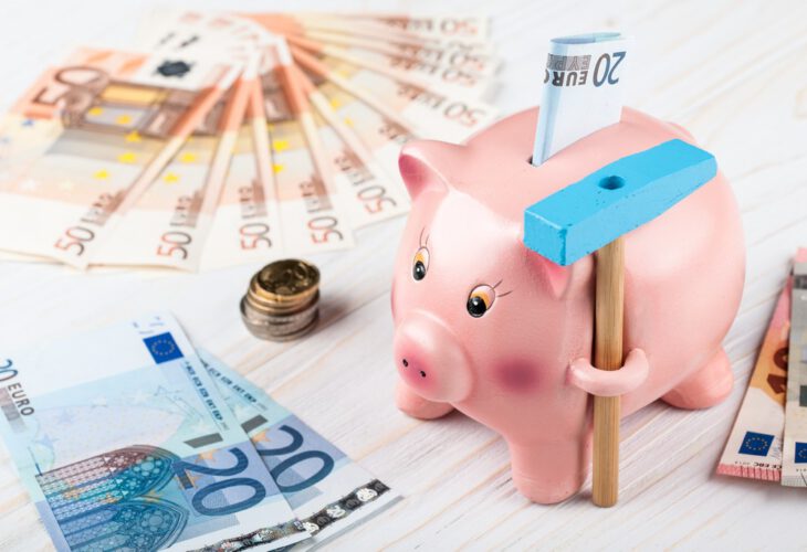 W co inwestować małe pieniądze i czy ma to sens?