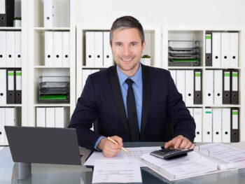 Kredyt gotówkowy dla specjalistów – dlaczego warunki są korzystniejsze?